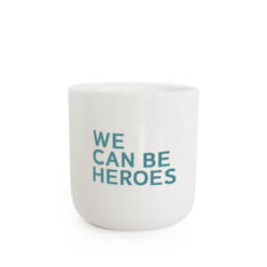 PLAYTYPE Lyrics Mug | Podemos ser héroes - Azul petróleo